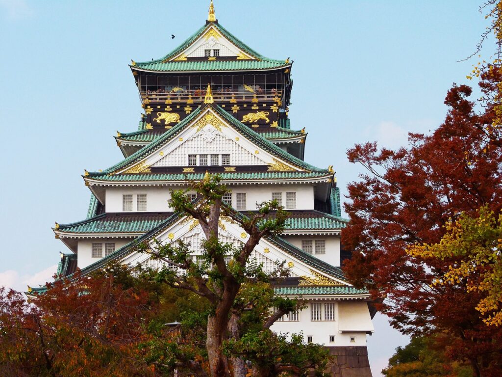 Incredible Castles Around The World: Osaka Castle in Japan