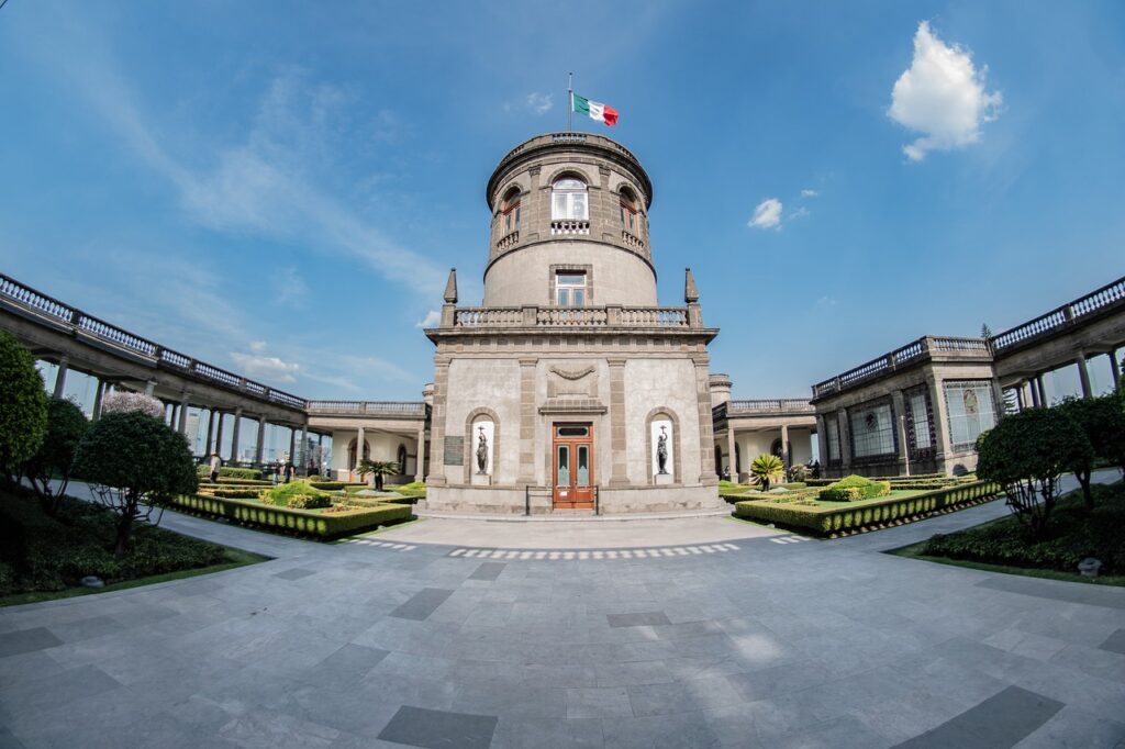 Incredible Castles Around The World: Chapultepec Castle in Mexico