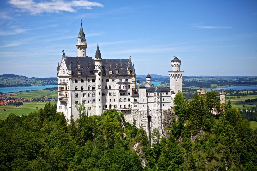 Incredible Castles Around The World: Neuschwanstein Castle in Germany