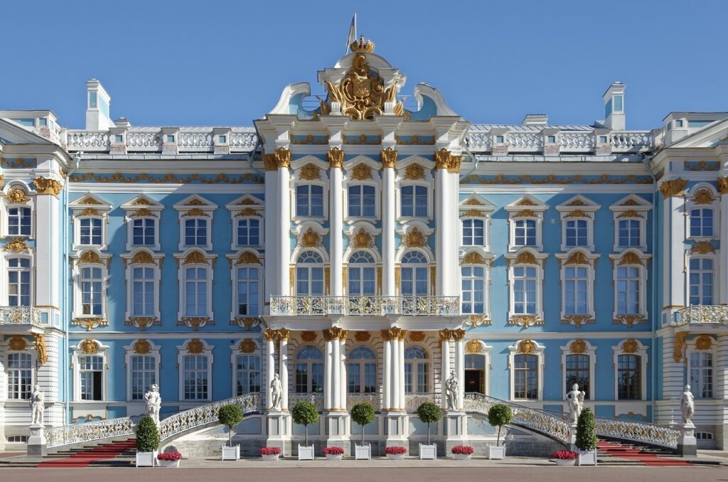 Incredible Castles Around The World: Catherine Palace in Russia