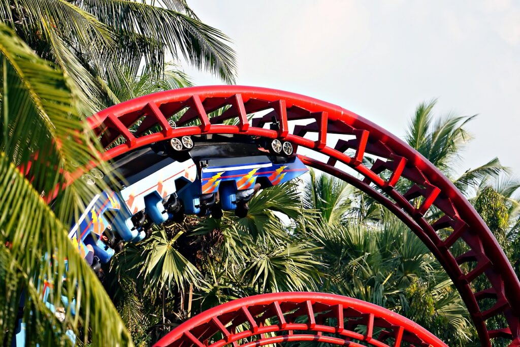 Independent theme parks worldwide have been breaking roller coaster height and speed records and offer uniquely themed amusement rides and shows.
